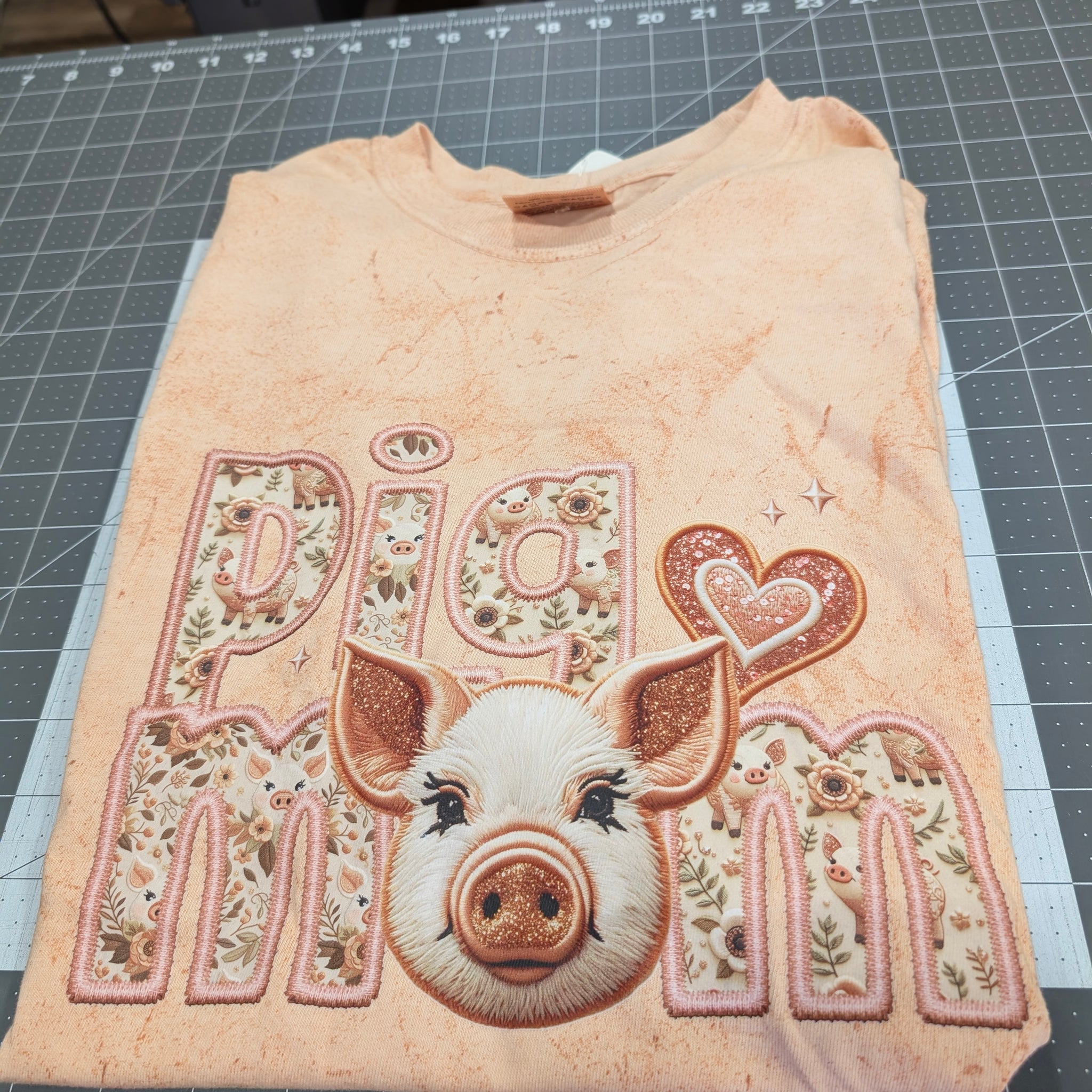 Pig Mom T-shirt